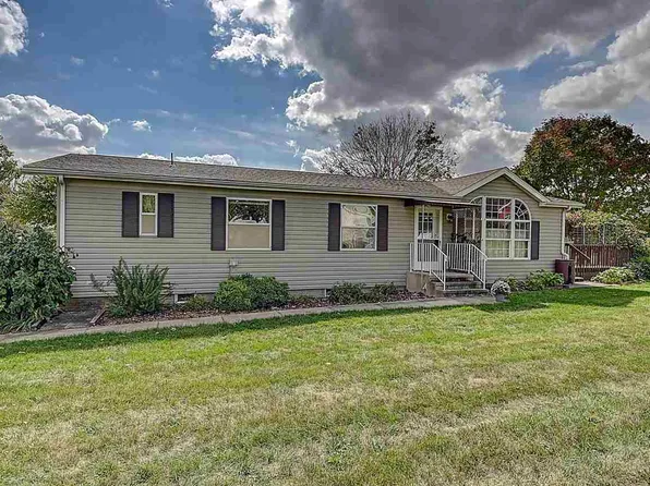 228 Paddock Cir, Iowa City, IA 52240