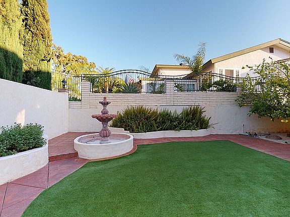 Fully enclosed courtyard