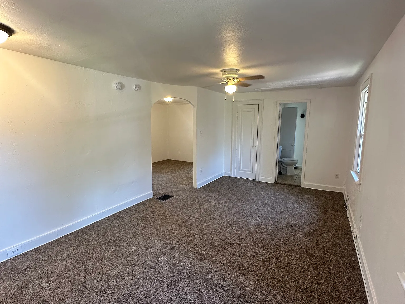 1 bed, 700 sqft, $1,000 — Photo 2