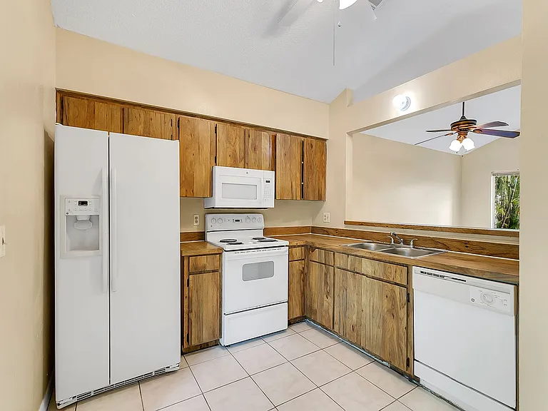 10425 Riva Ridge Trl — Photo 7