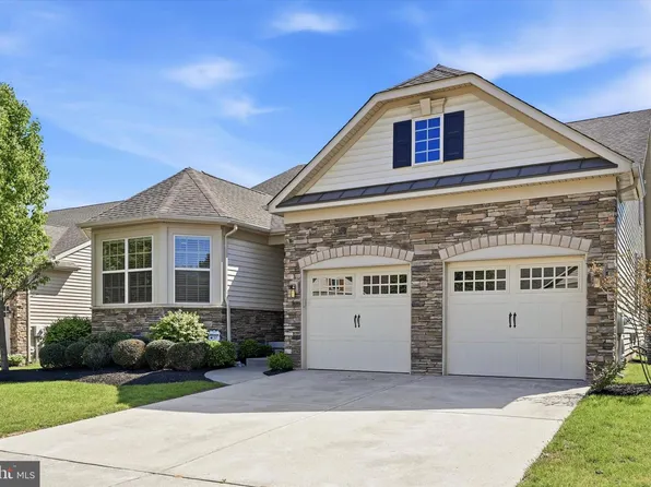 6 Leonardo Ln, West Berlin, NJ 08091