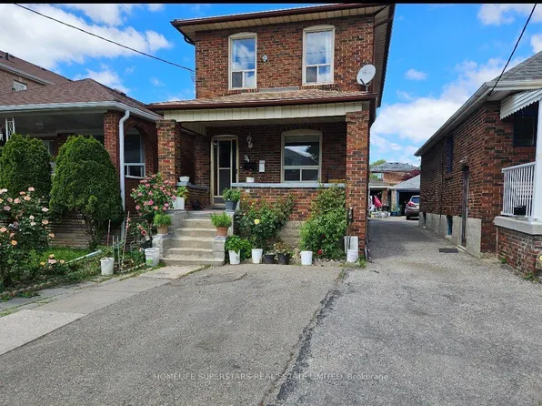 94 Ypres Rd, Toronto, ON M6M 1P3