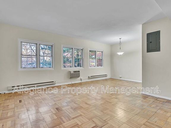 4th image of 3569 Martha Custis Dr