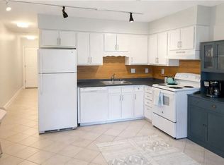 40 Bee St APT 207, Charleston, SC 29403