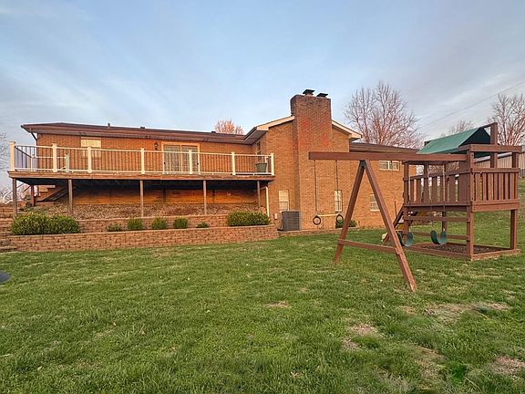 2nd image of 15819 Primrose Ln