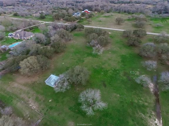 2nd image of 37 Riverwood Ln
