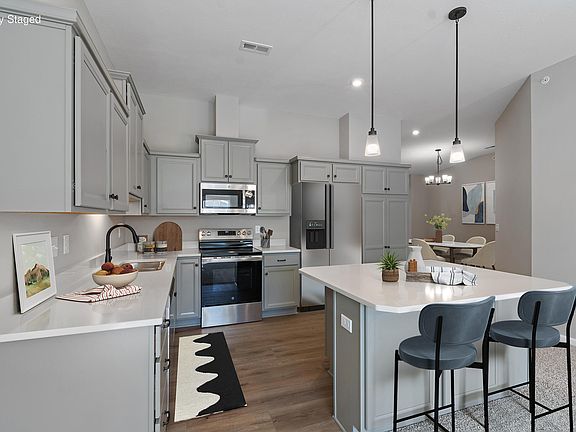 4th image of 717 Walton Terrace Dr #5-302