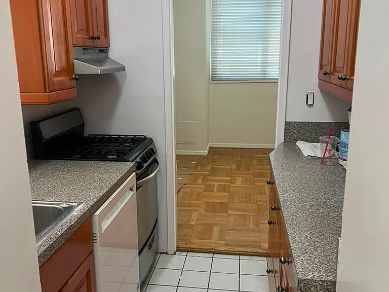 401 E 81st St #1C — Photo 1