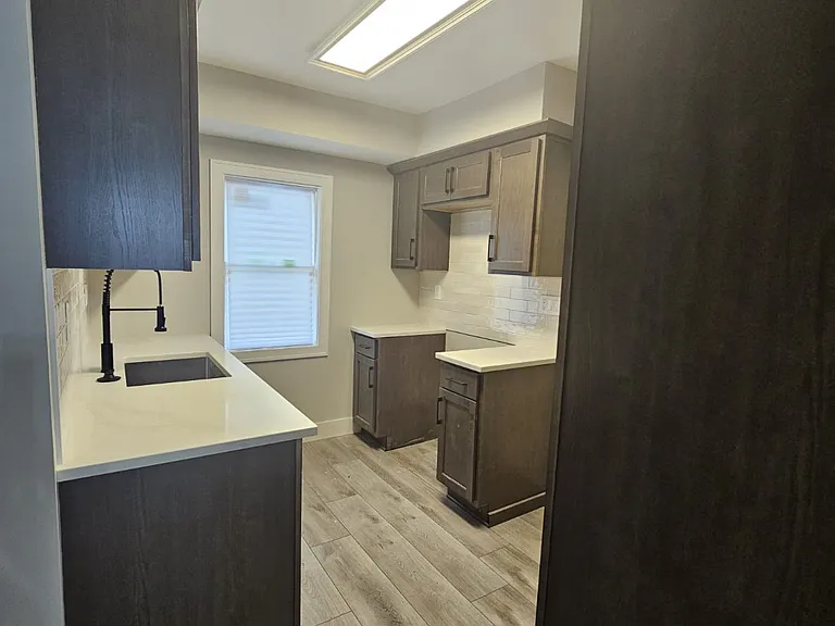 25124 Blair St — Photo 4