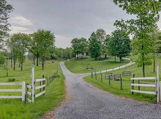 583 Dogwood Dr, New Brighton, PA 15066