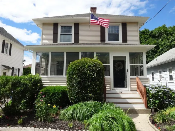 37 Sylvia Ave, North Providence, RI 02911