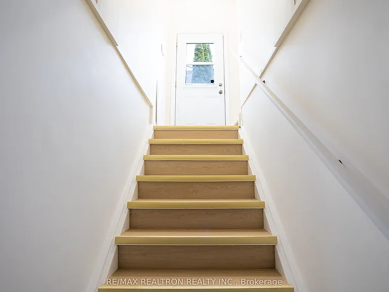 322 Shanty Bay Rd #BASEMENT — Photo 2