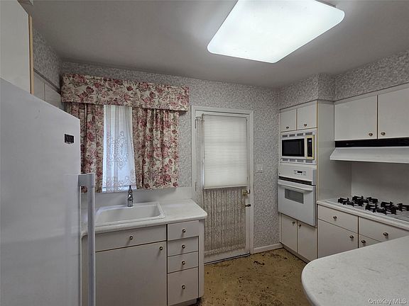 2nd image of 42 Sheridan Street