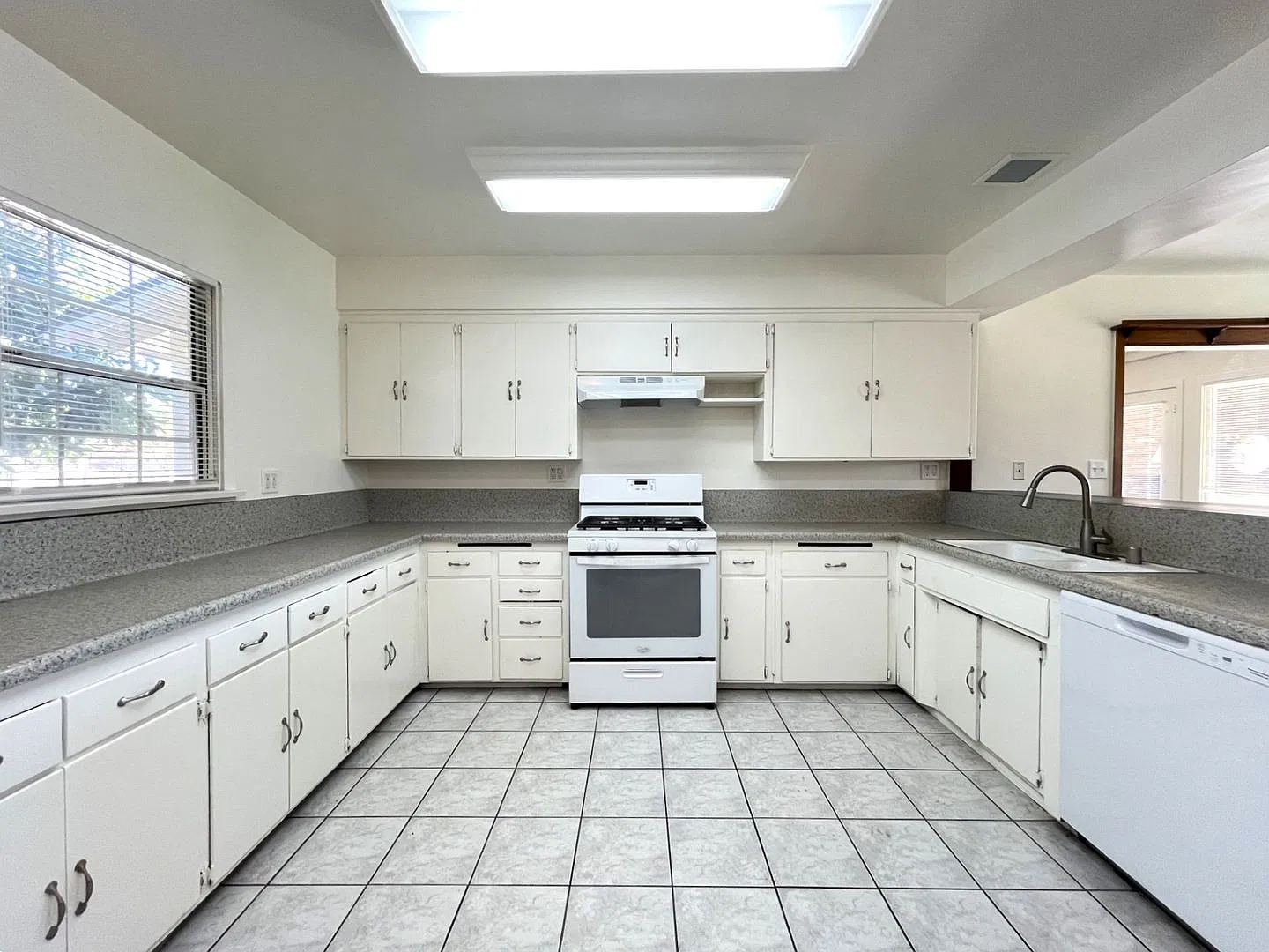 Just Reduced And Move-In Special 3 Bed, 2 Bath Sfh Located In Baldwin Park, Ca! — Photo 1