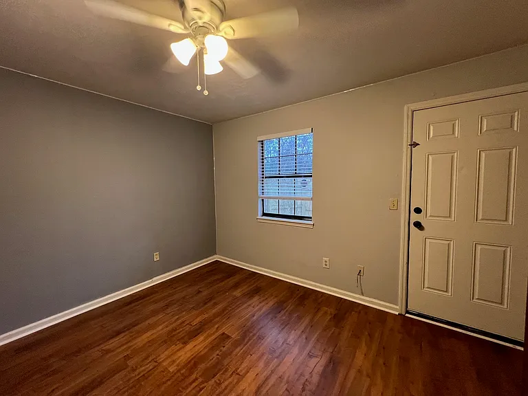 218 White Dr #D — Photo 9