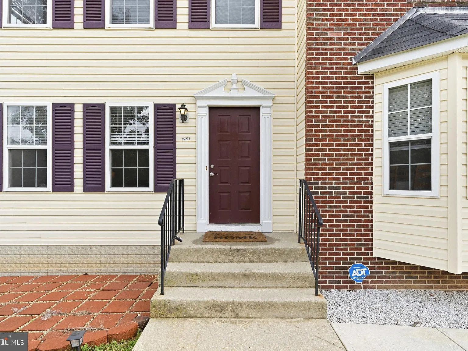 4 bed, 3.5 bath, 2622 sqft, $2,800 — Photo 2