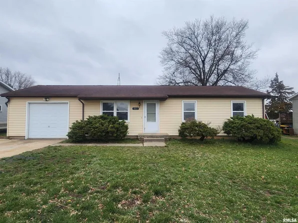 1011 Cardinal Dr, Maquoketa, IA 52060