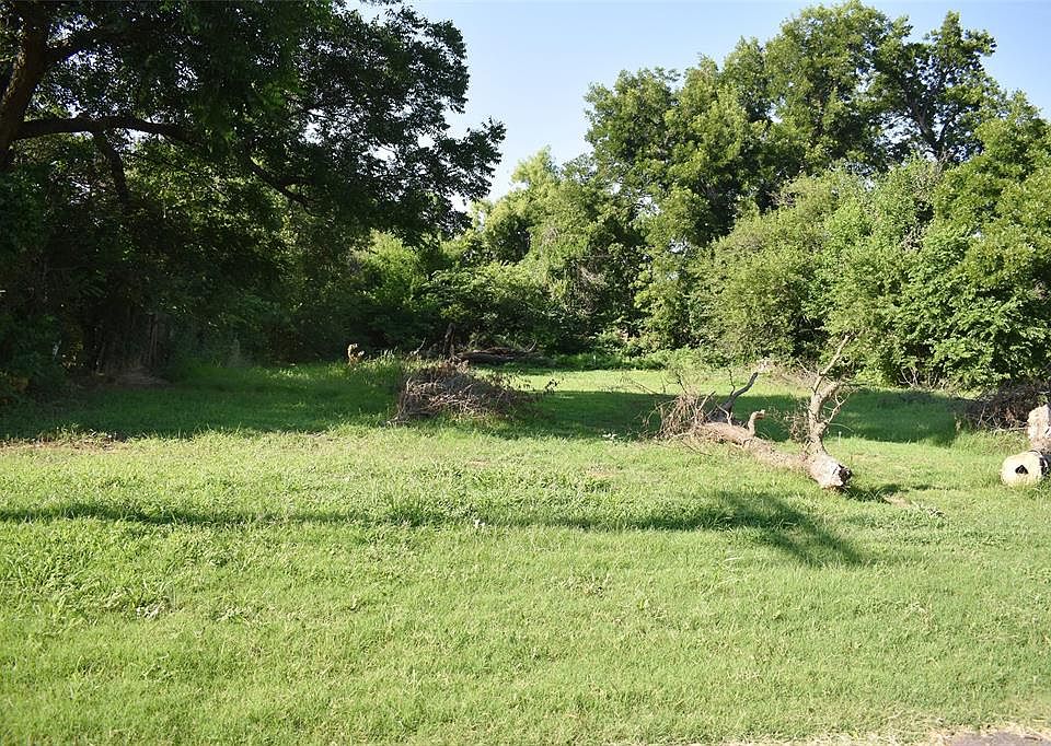 1st image of 710 Dell St Lot 2