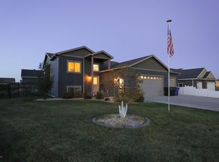2685 Post Dr, Dickinson, ND 58601