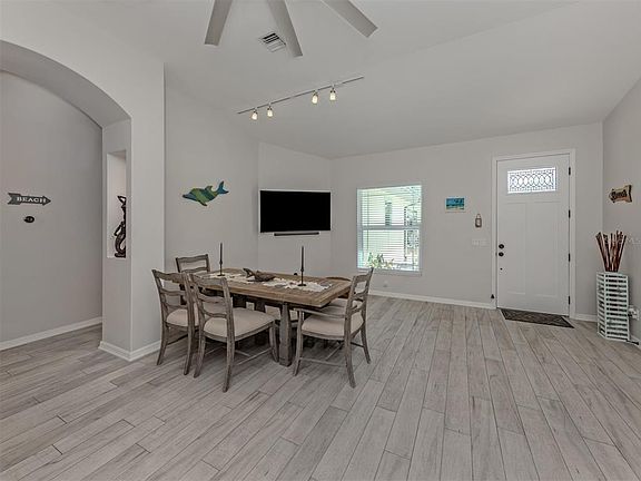 5th image of 2565 Lemon Ave