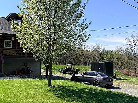 3rd image of 4360 Bloomingrove Rd