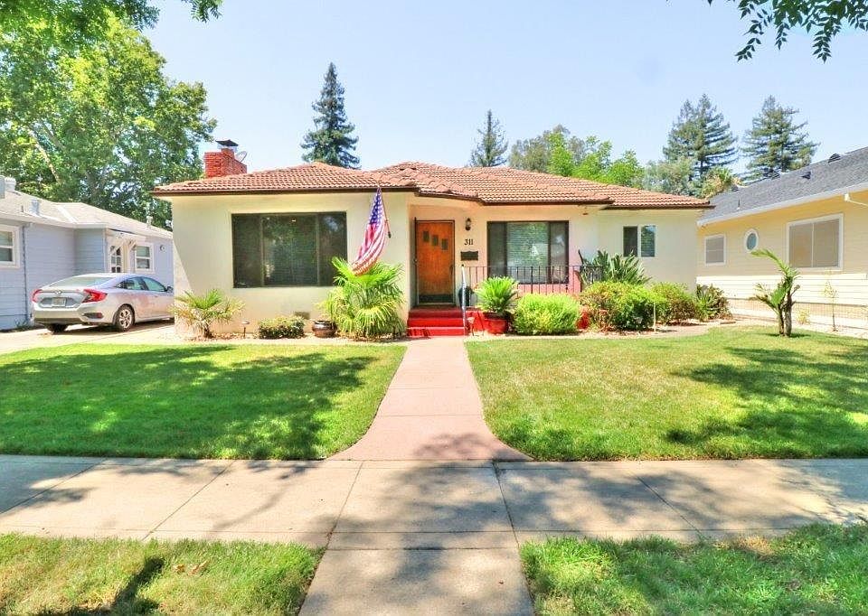 2nd image of 311 Manzanita Ave