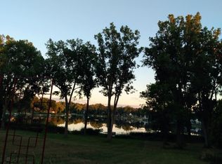 571 Joslyn Rd, Lake Orion, MI 48362