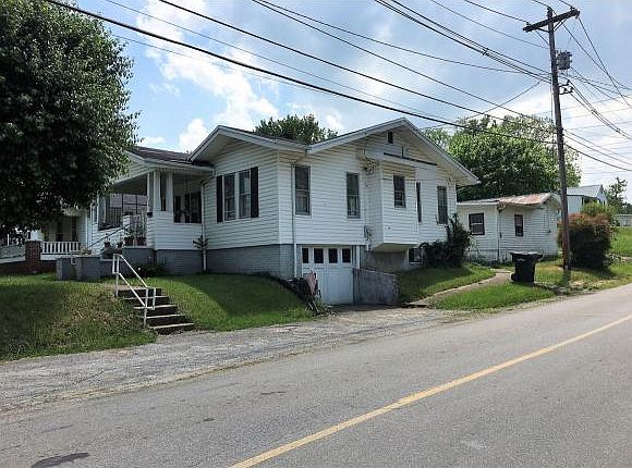 2nd image of 400 E McKee St