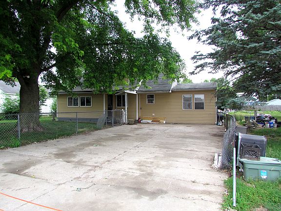3rd image of 4110 W Vermont St
