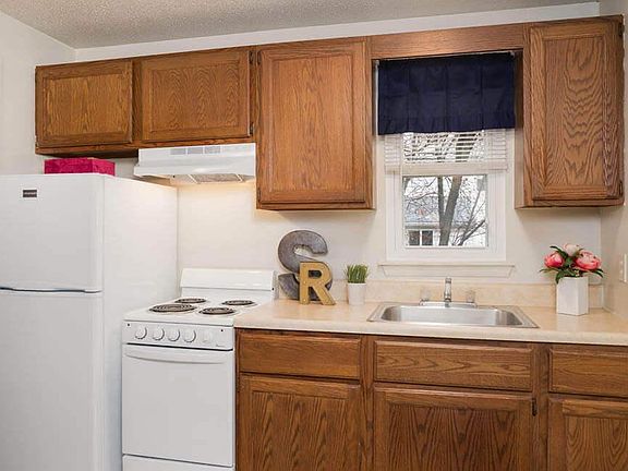 2nd image of 2100 Sheridan Dr #0B-1Ba-325Sqft