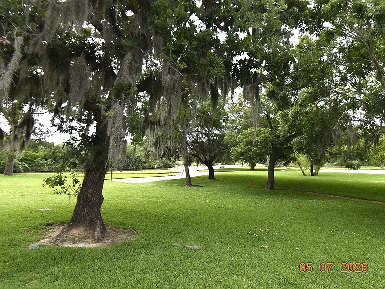 421 Creekside Dr — Photo 37
