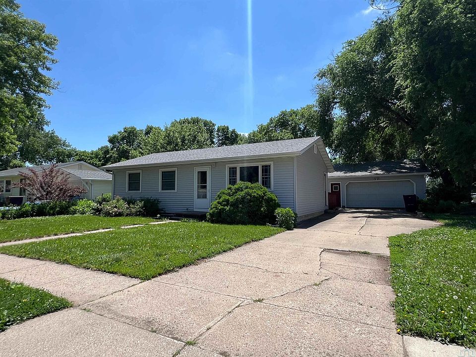 1st image of 800 Sierra Dr