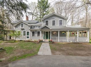 1 Overhill Rd, Woodbridge, CT 06525