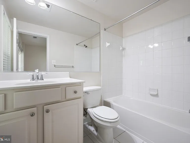 8342 Broderick Cir — Photo 25