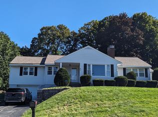 2 Orchard Ln, Chelmsford, MA 01824