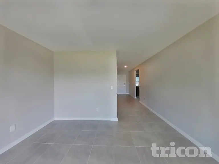 77063 Crosscut Way — Photo 2