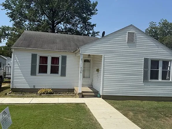 438 S Davis Ave, Centralia, IL 62801