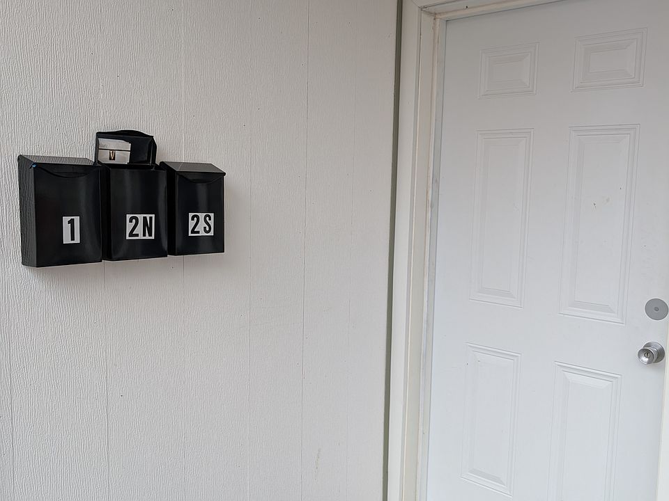 2nd image of 405 W White St APT 1