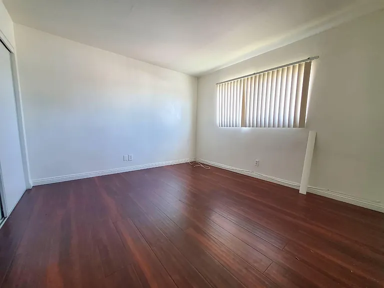 12939 Oaks Ave #6 — Photo 7