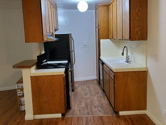 3rd image of 3840 Inglewood Blvd APT 4