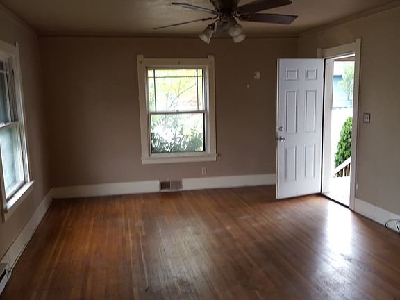 3rd image of 733 SE Haynes Ave