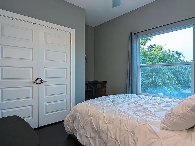 7612 Providence Ave #B — Photo 11