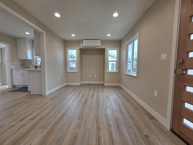 3421 Whiteside St — Photo 7