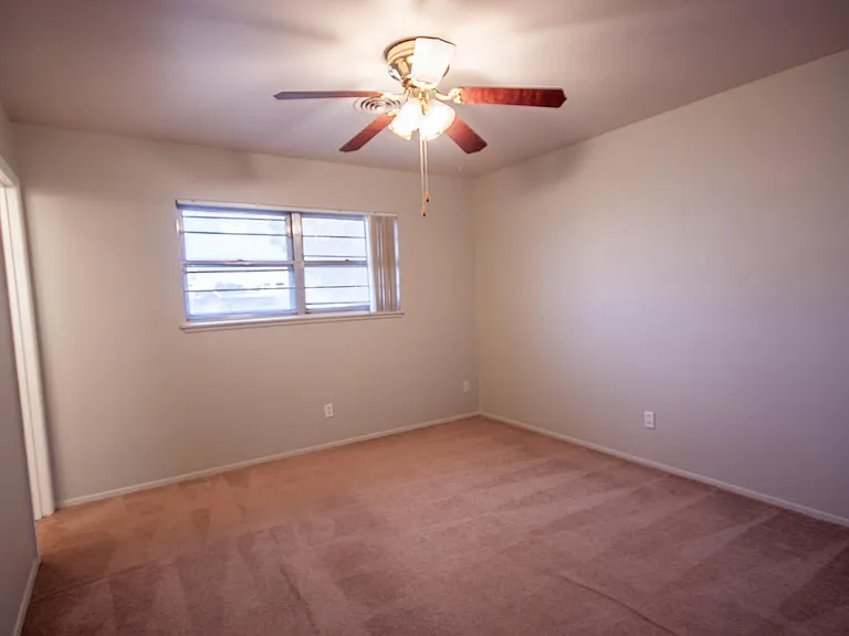 2040 Gerry Dr — Photo 12