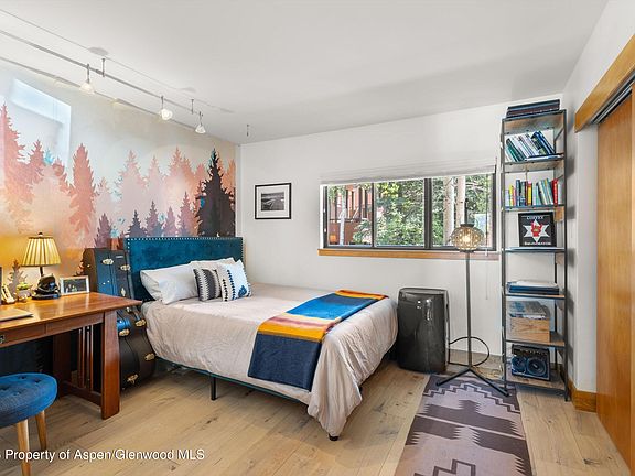 5th image of 1221 Vine St #1221