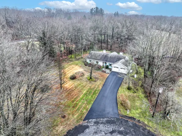 18 Beckett Road, Bridgewater, CT 06752