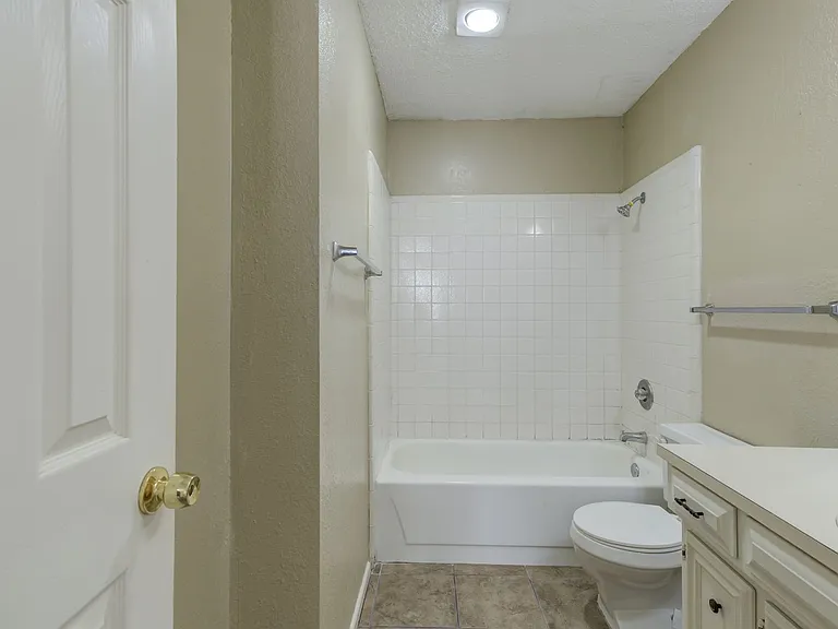 Albany Ridge Apartments Comfortable Living in West Lubbock — Photo 21