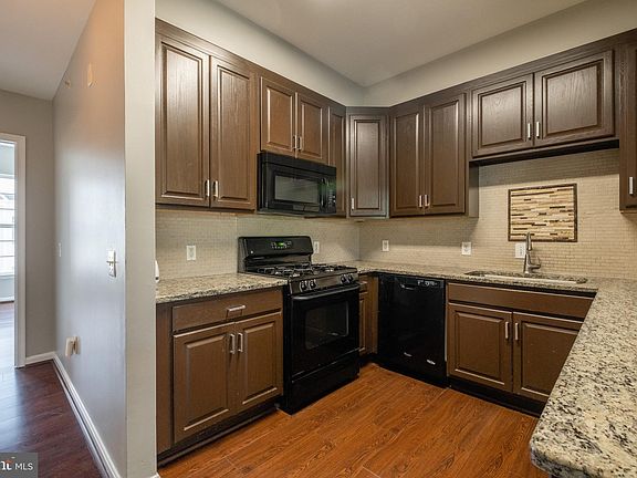 3rd image of 1820 Cedar Cove Way