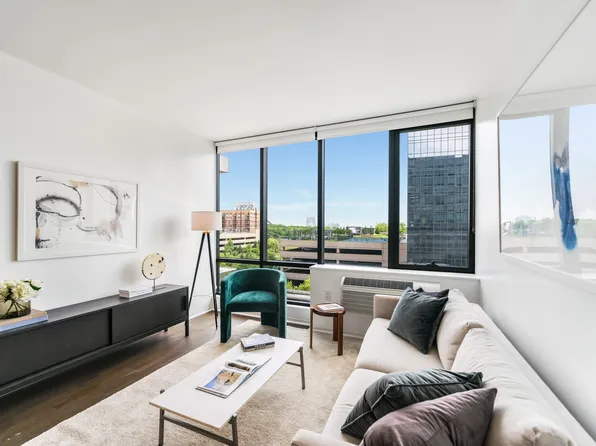 2030 Hudson Street image 10 of 284