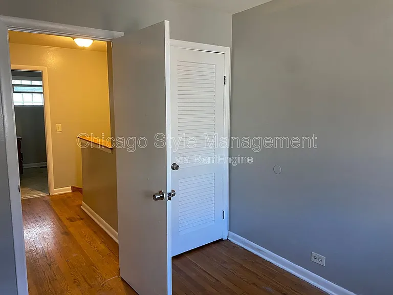 9040 S Dauphin Ave #D — Photo 2